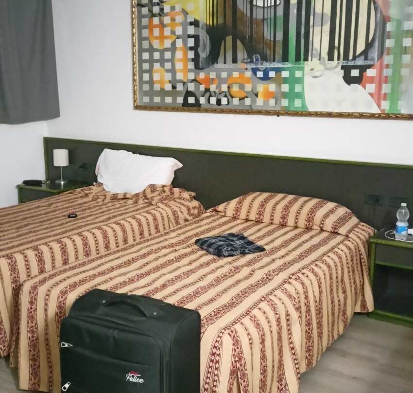 Green Hotel主图