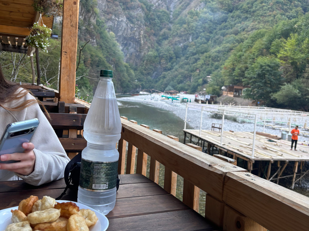 Livadhi Guesthouse Komani Lake