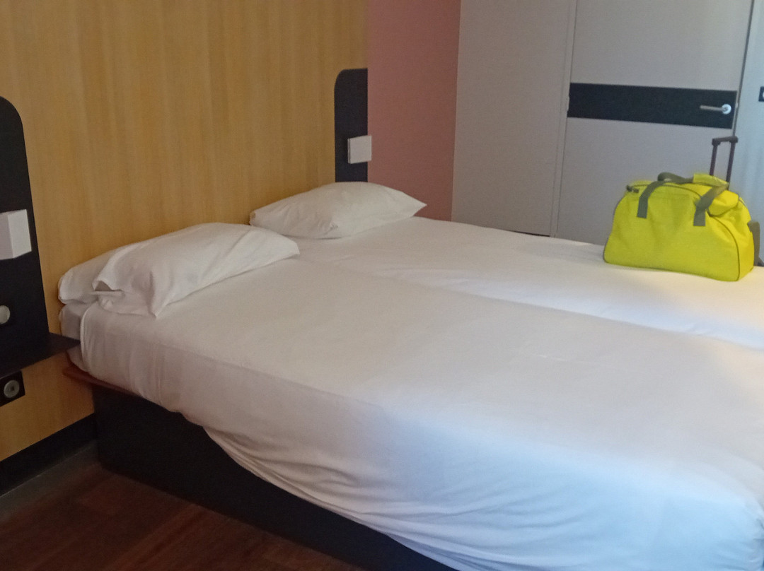 B&B HOTEL Nîmes Centre Arènes