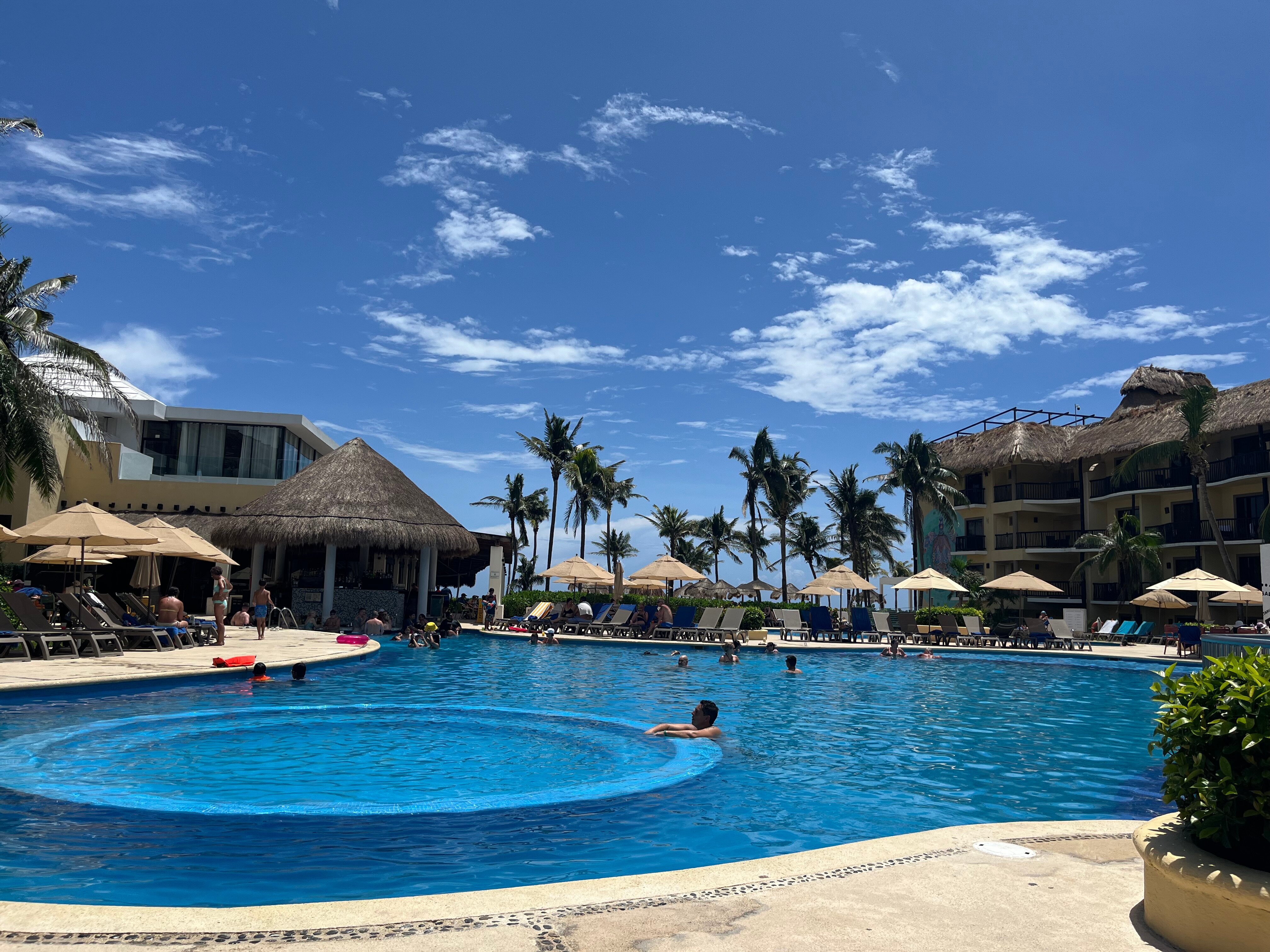 Catalonia Yucatan Beach-泳池