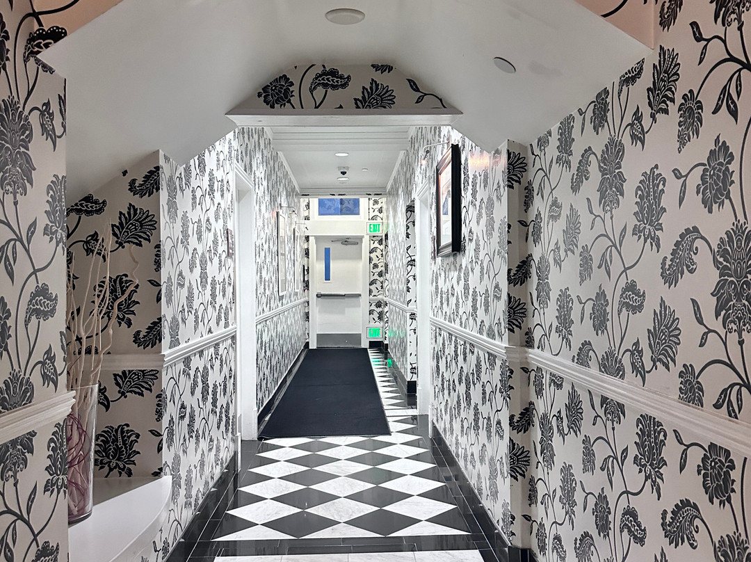 沙特克广场酒店主图