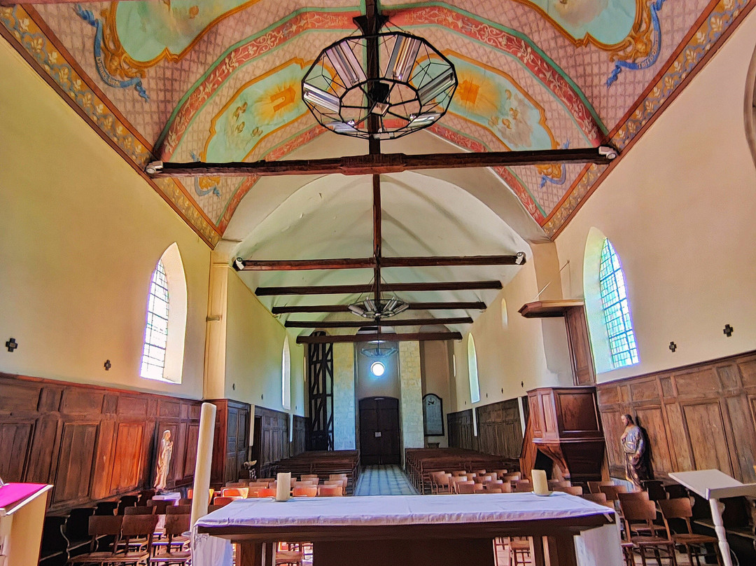 Église Paroissiale  Saint-Caprais-伊瓦勒马龙必去景点