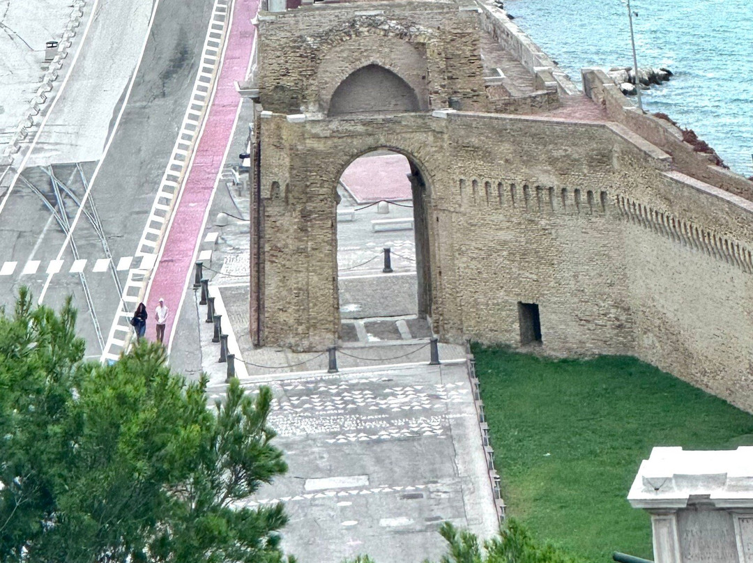 Arco Clementino-安科纳必去景点