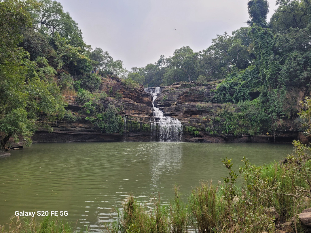 Pandav Falls and Caves景点图片