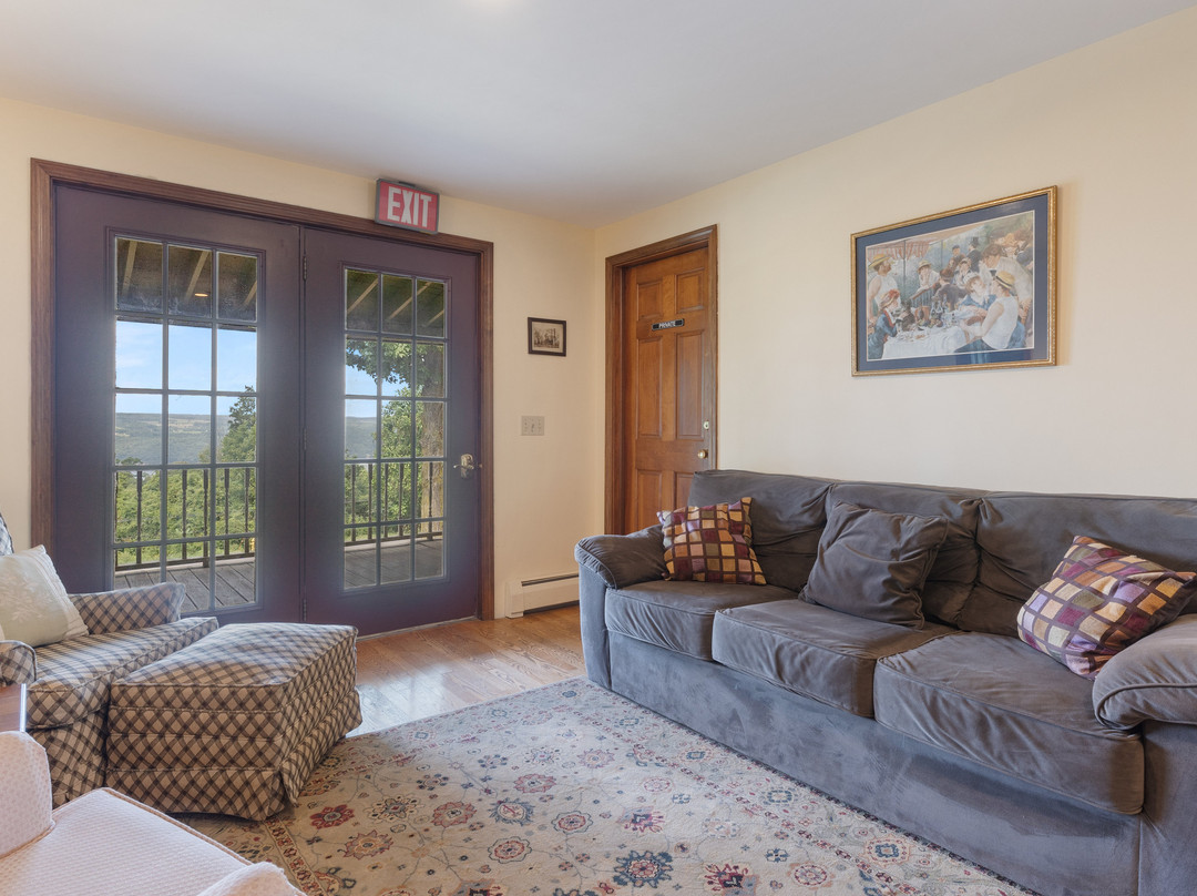 The Lodge at Grist Iron主图