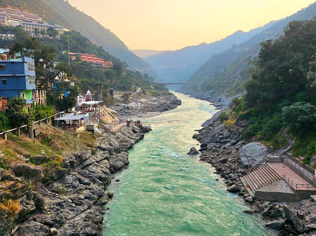 Riverside Resort主图