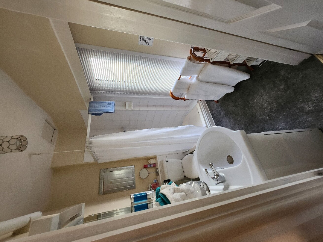 Crowndale Hotel主图