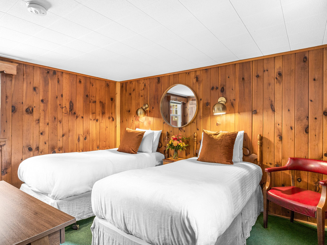 Phoenicia Lodge主图