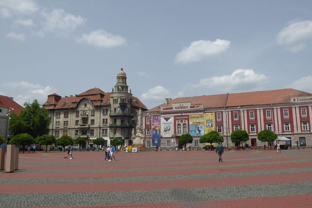 Libertatii Square景点图片