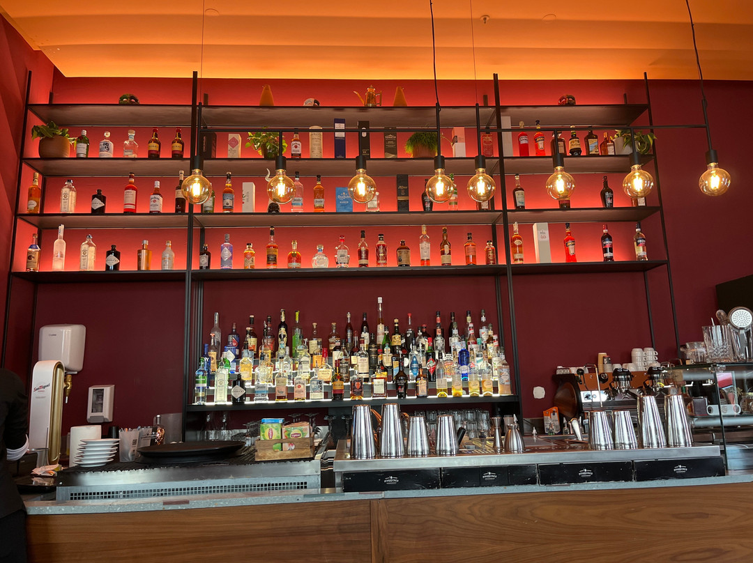 M'arrecreo Café & Cocktail Bar