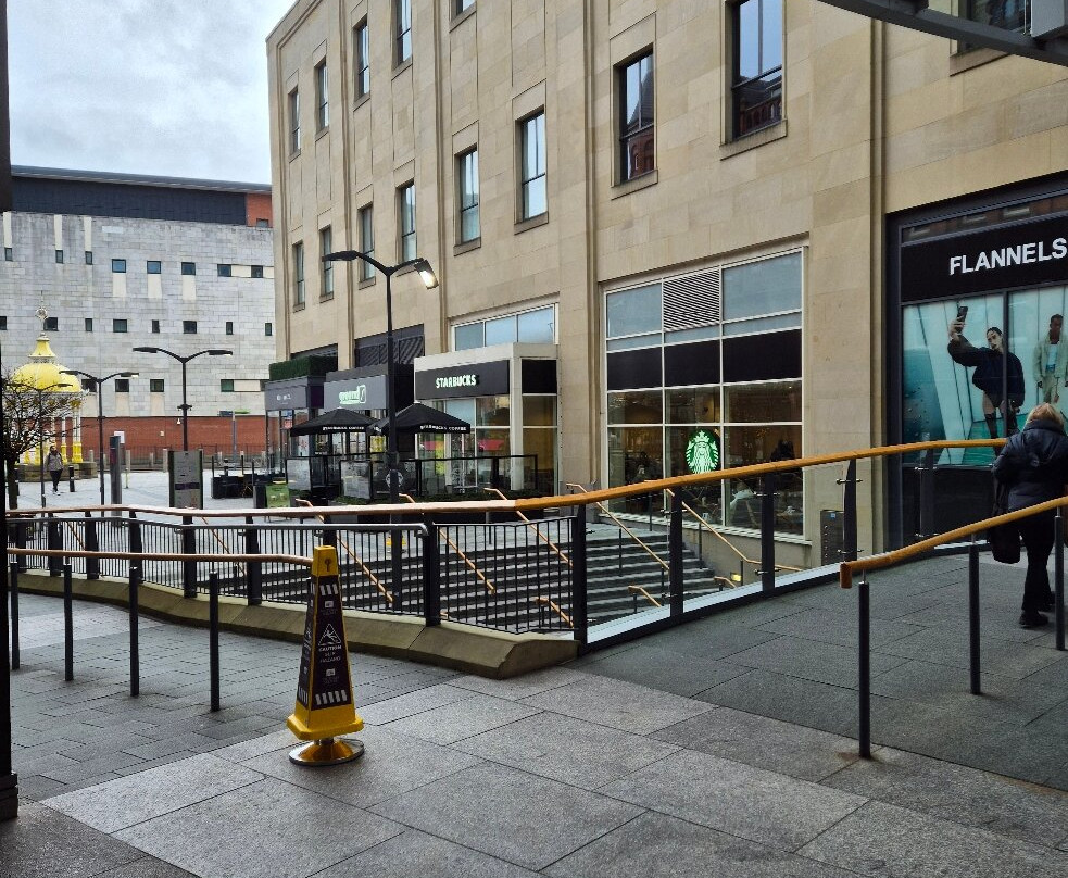 Starbucks- Victoria Square