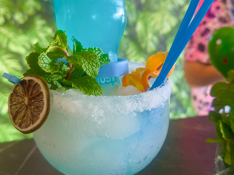 Rainbow Room - Cocktail & Kitchen