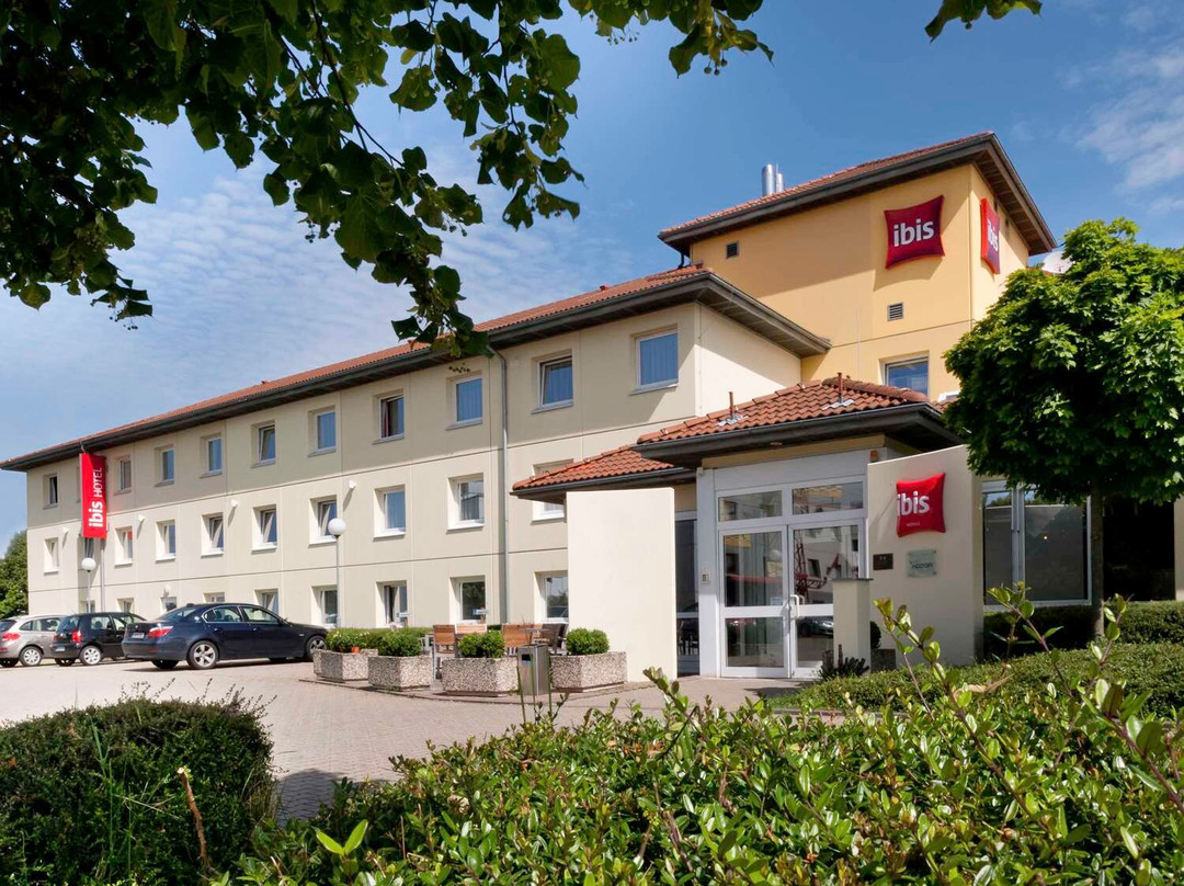 宜必思科隆弗雷兴酒店主图