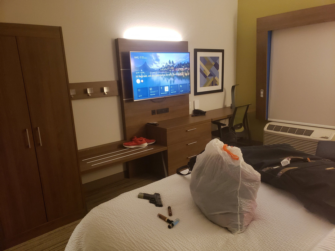 Holiday Inn Express & Suites Madisonville By IHG主图