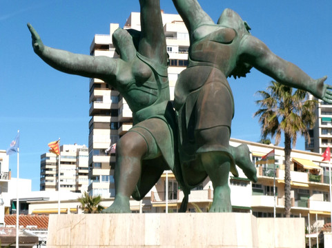 Mujeres Corriendo por la Playa-托雷莫里诺斯必去景点