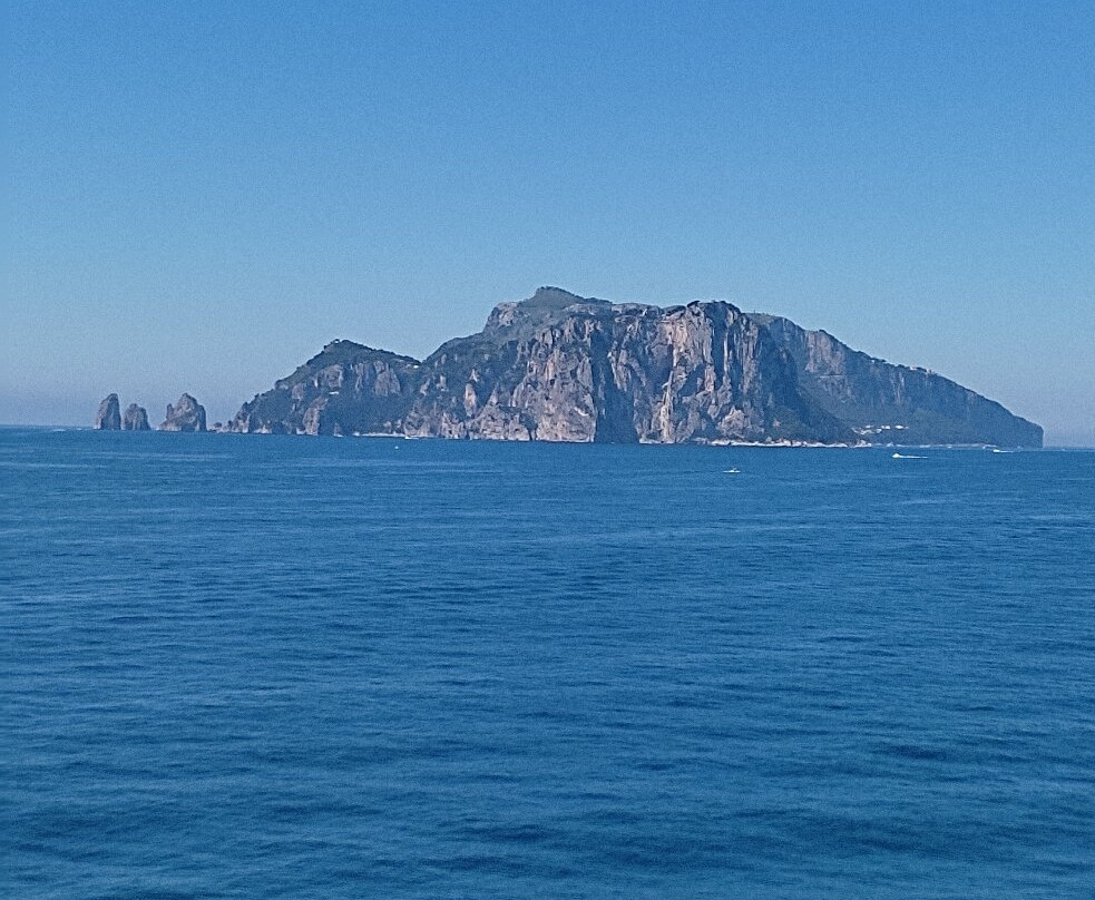Punta Campanella-马萨卢布伦塞必去景点
