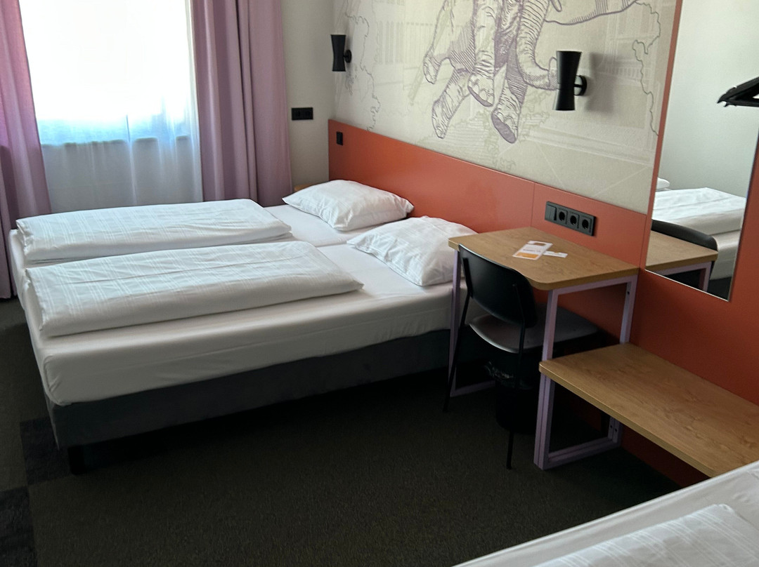 McDreams Hotel Wuppertal-City主图