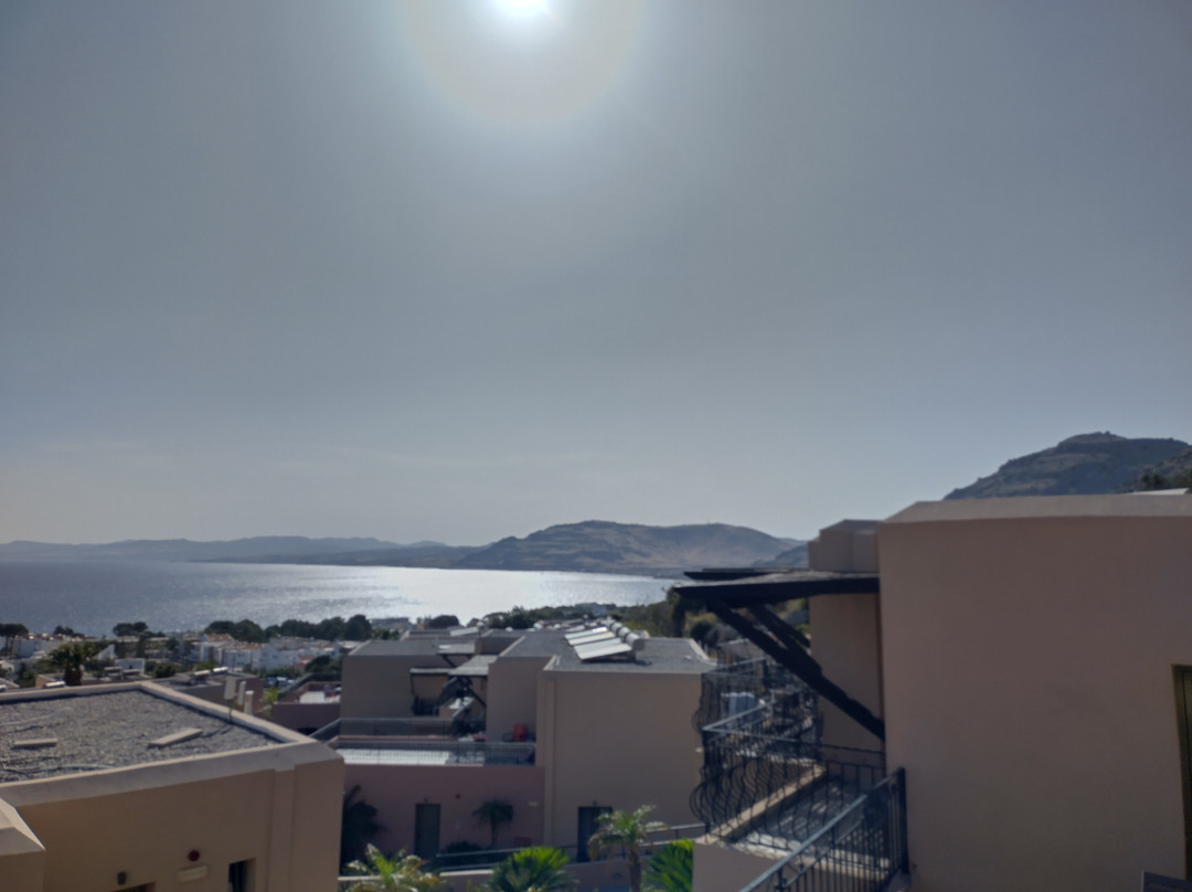 Finas Hotel & Apartments主图