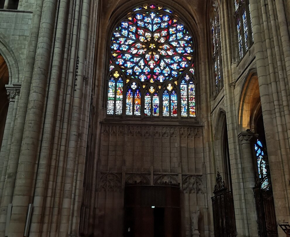 Cathedrale St-Etienne-Sens必去景点