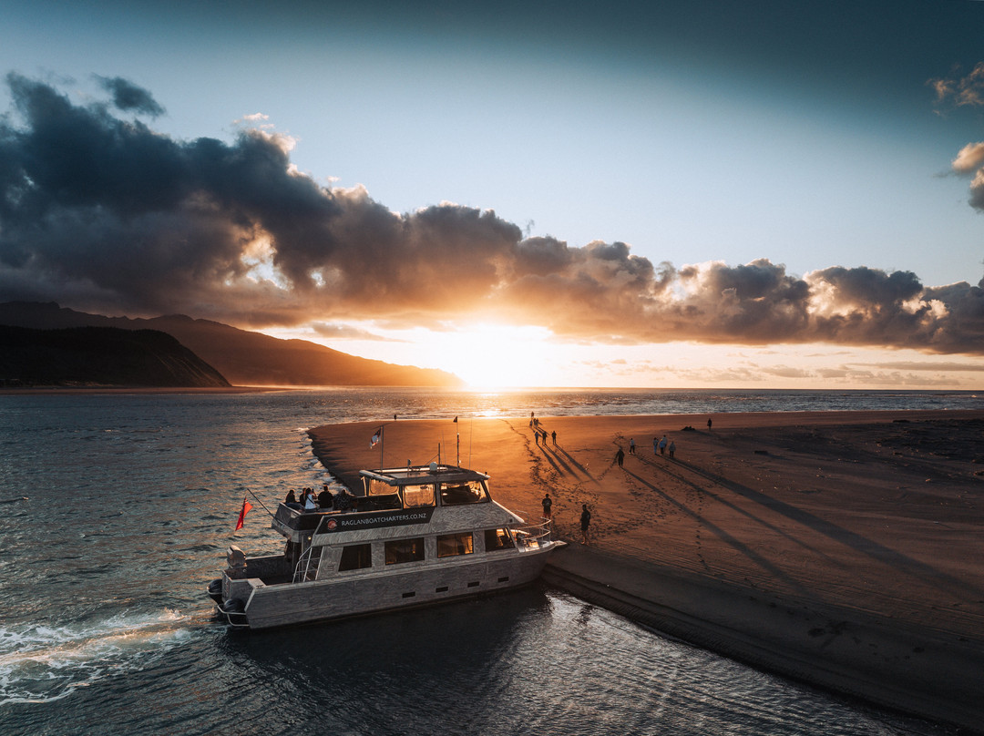 Raglan Boat Charter - Wahinemoe-拉格伦必去景点