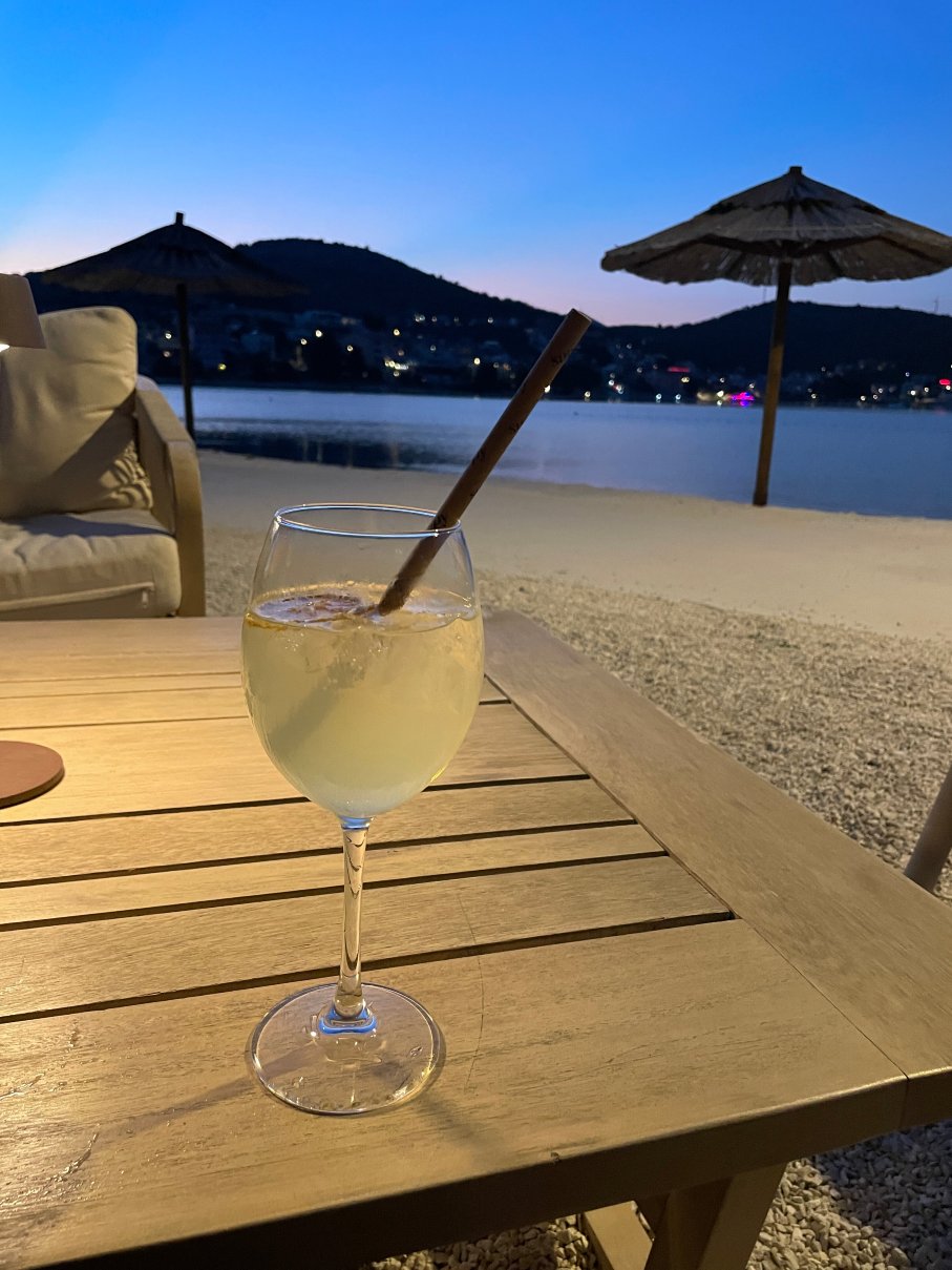 Marinus Beach Hotel-泳池