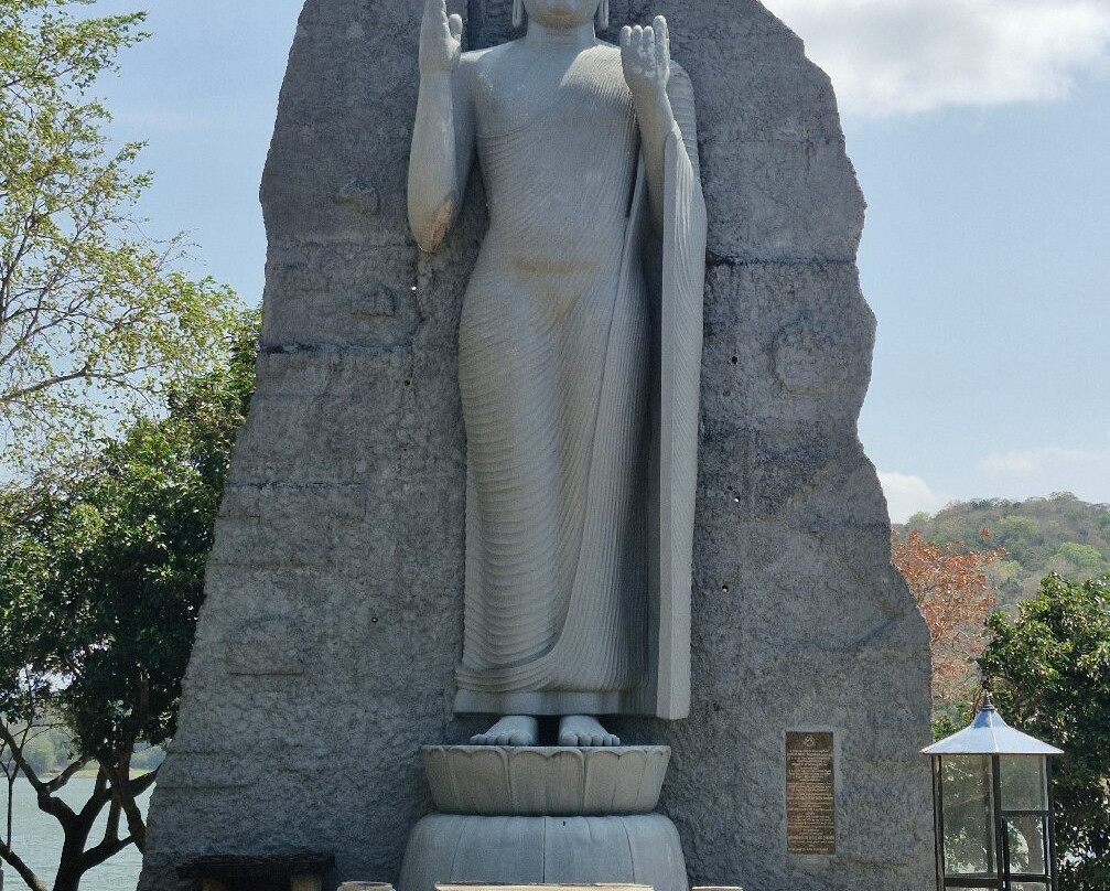 Buddha Statue-吉利托必去景点