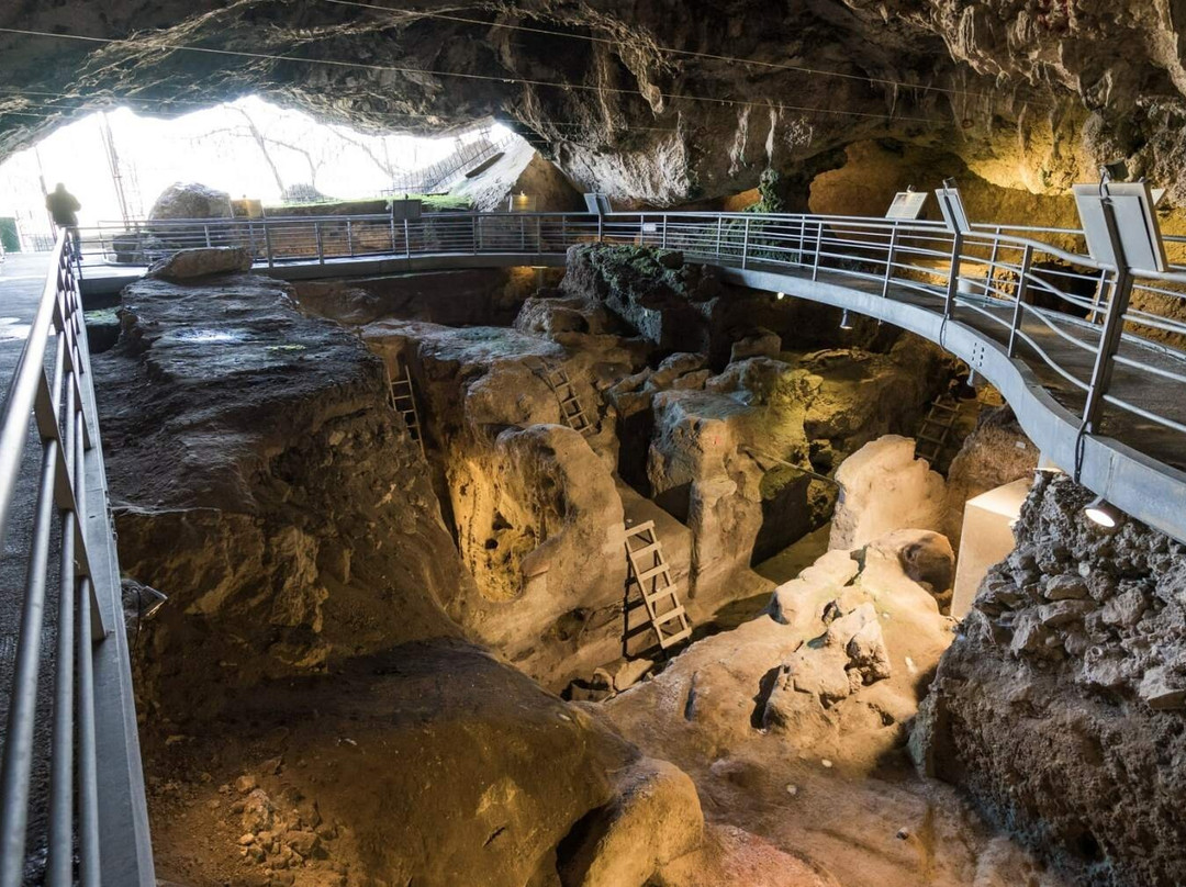 Theopetra Prehistoric Cave-卡兰巴卡必去景点