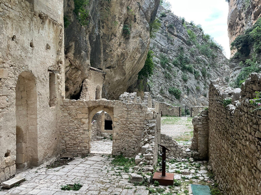 Monastero di San Martino In Valle-Fara San Martino必去景点