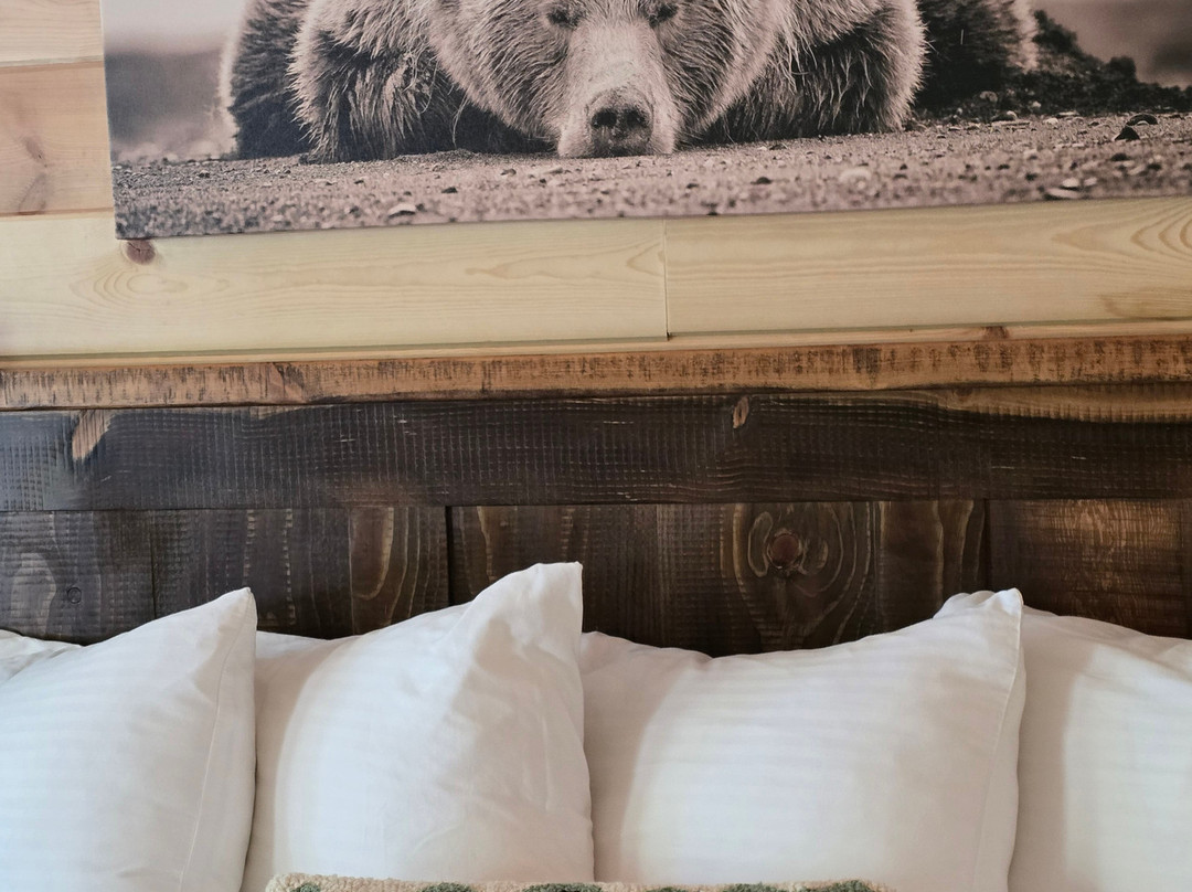 The Riverfront Motel & Cabins主图