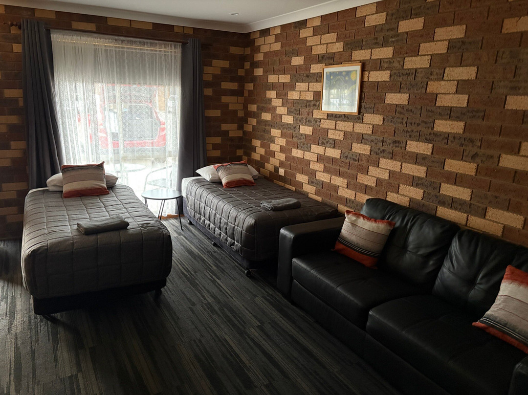 Highway Inn Motel主图