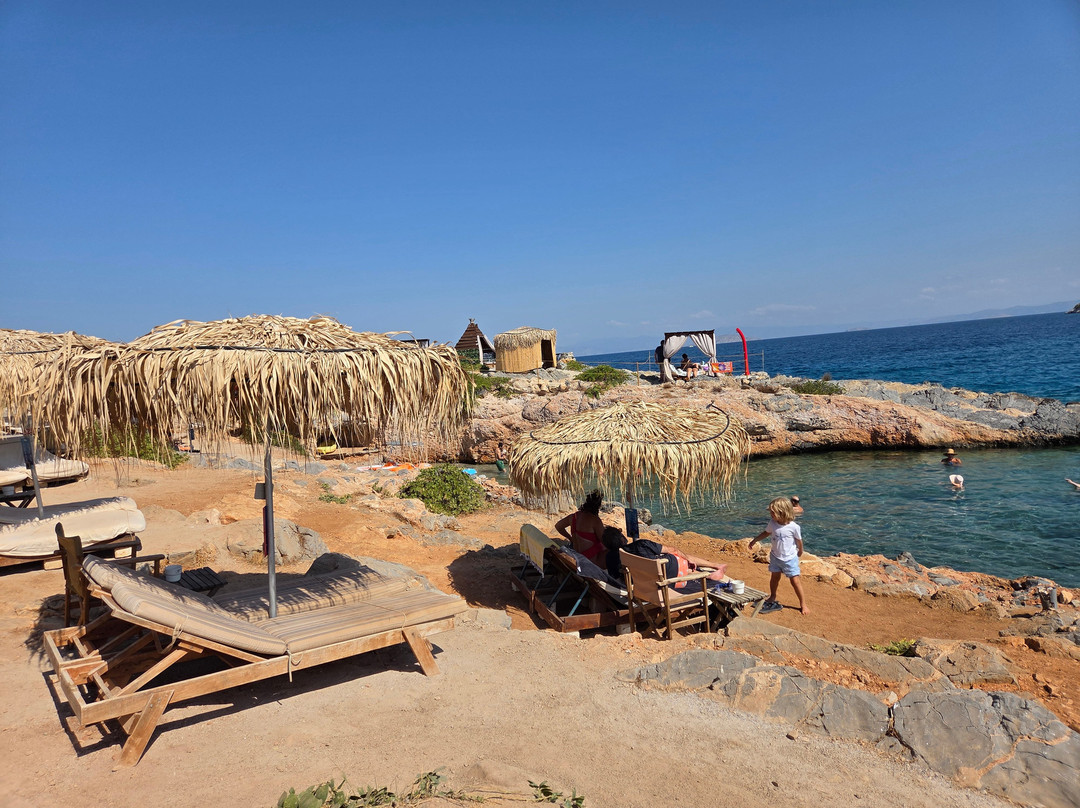 Aponisos Beach-Angistri必去景点