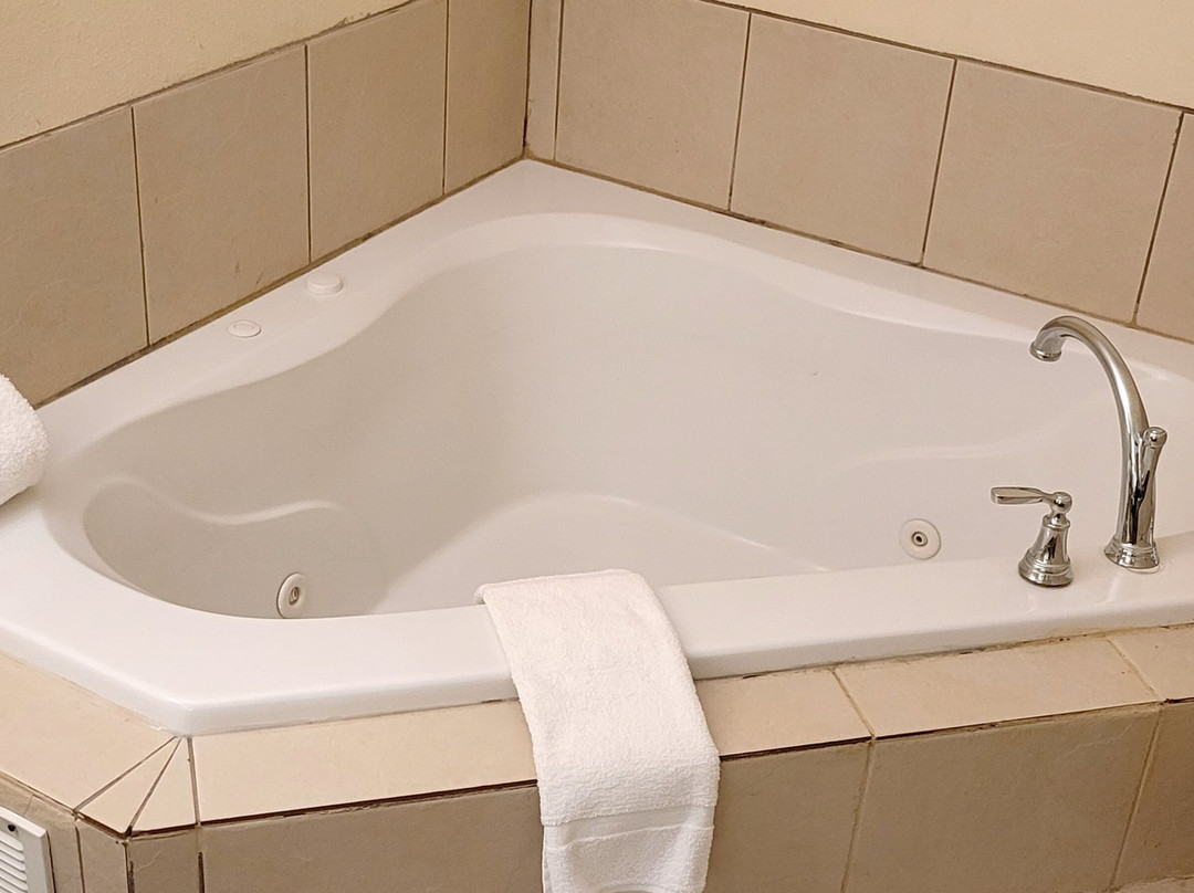 Home Inn & Suites Montgomery主图