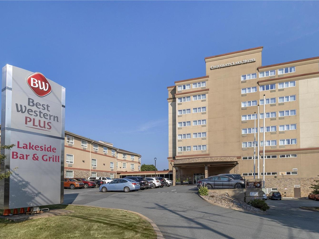 Best Western Plus Chocolate Lake Hotel