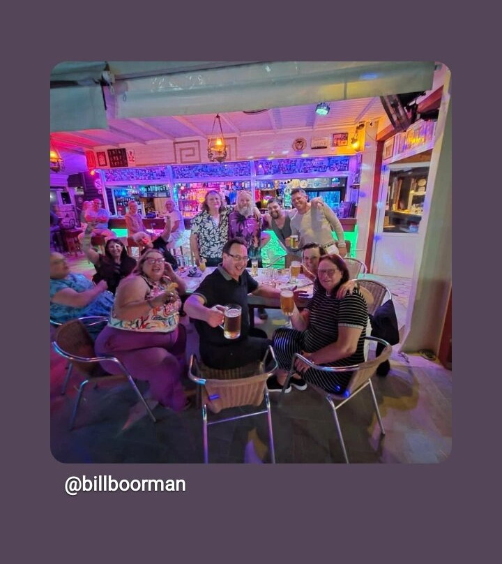 Mad Mike's Bar-Agios Georgios必去景点