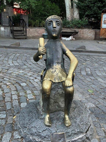 Sculpture the Toaster-第比利斯必去景点