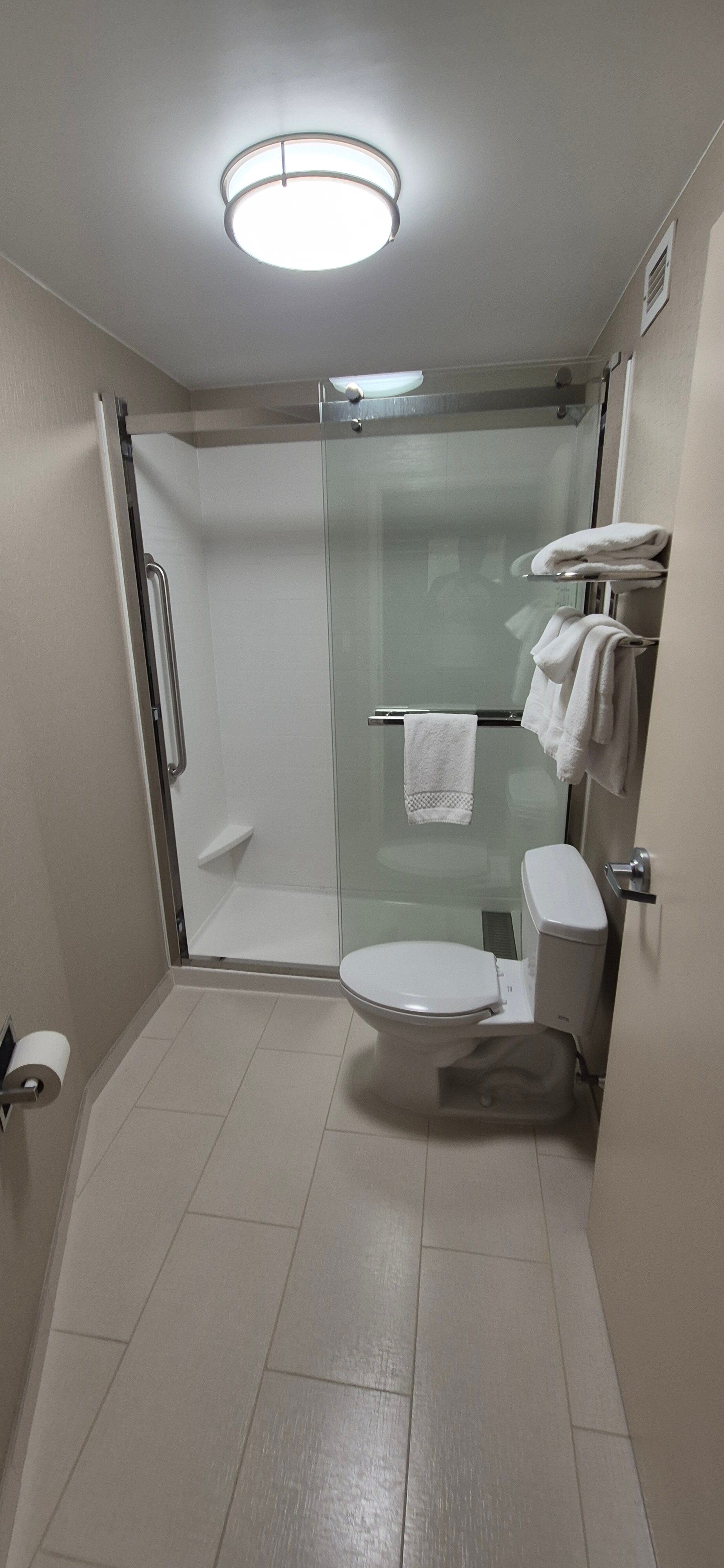 伊利春季山丘套房酒店-浴室