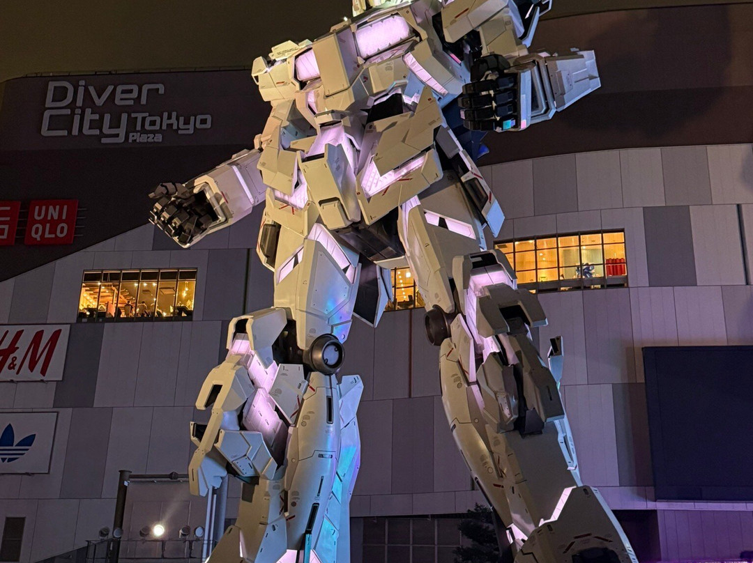 Unicorn Gundam Statue-江东区必去景点