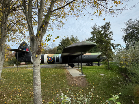 D-day Remembrance Tours-巴约必去景点