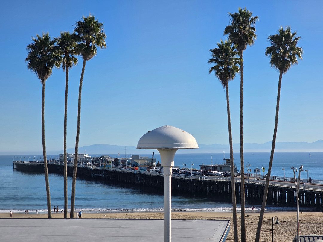 海滩街套房酒店主图