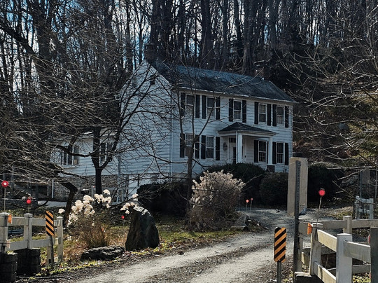 Ivory Mills-White Hall必去景点