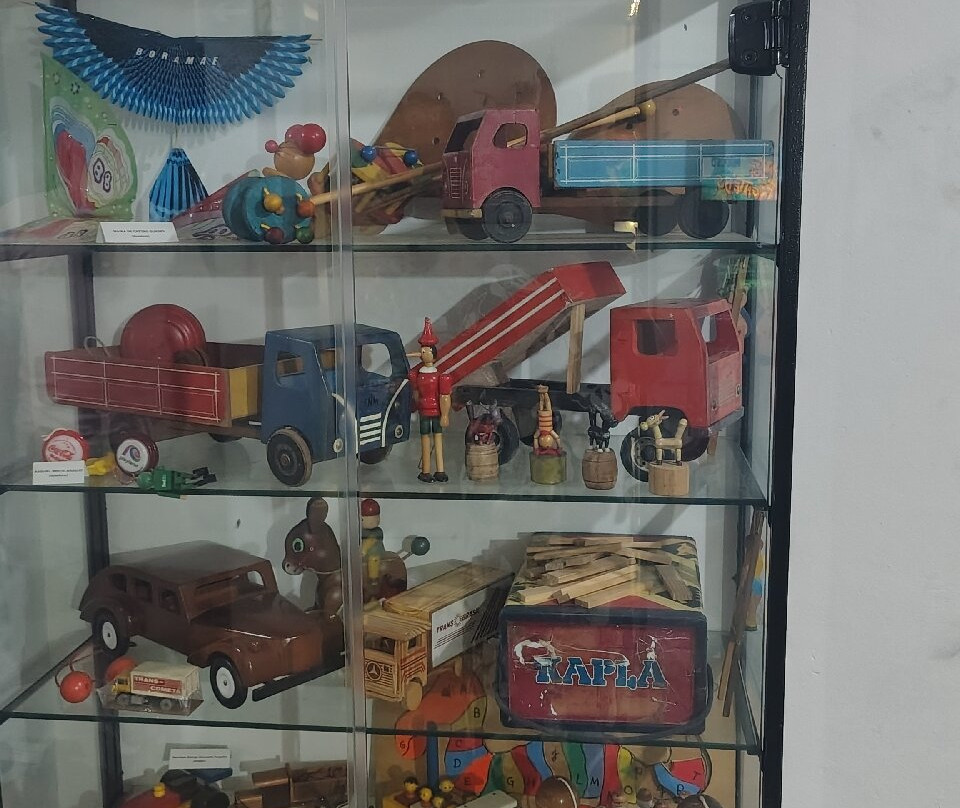 Lelumuseo Museu De Brinquedos-Penedo必去景点