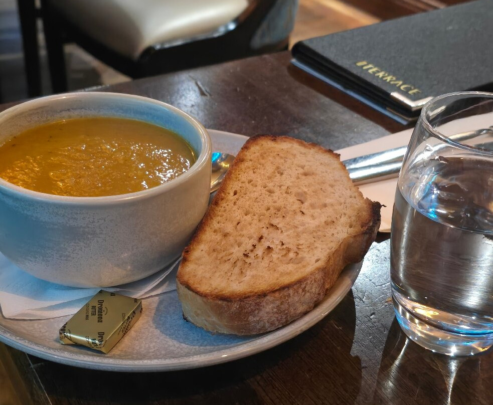 The Terrace Hotel主图