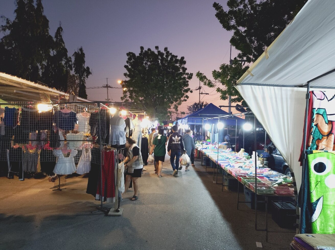 Railway Station Market-七岩必去景点