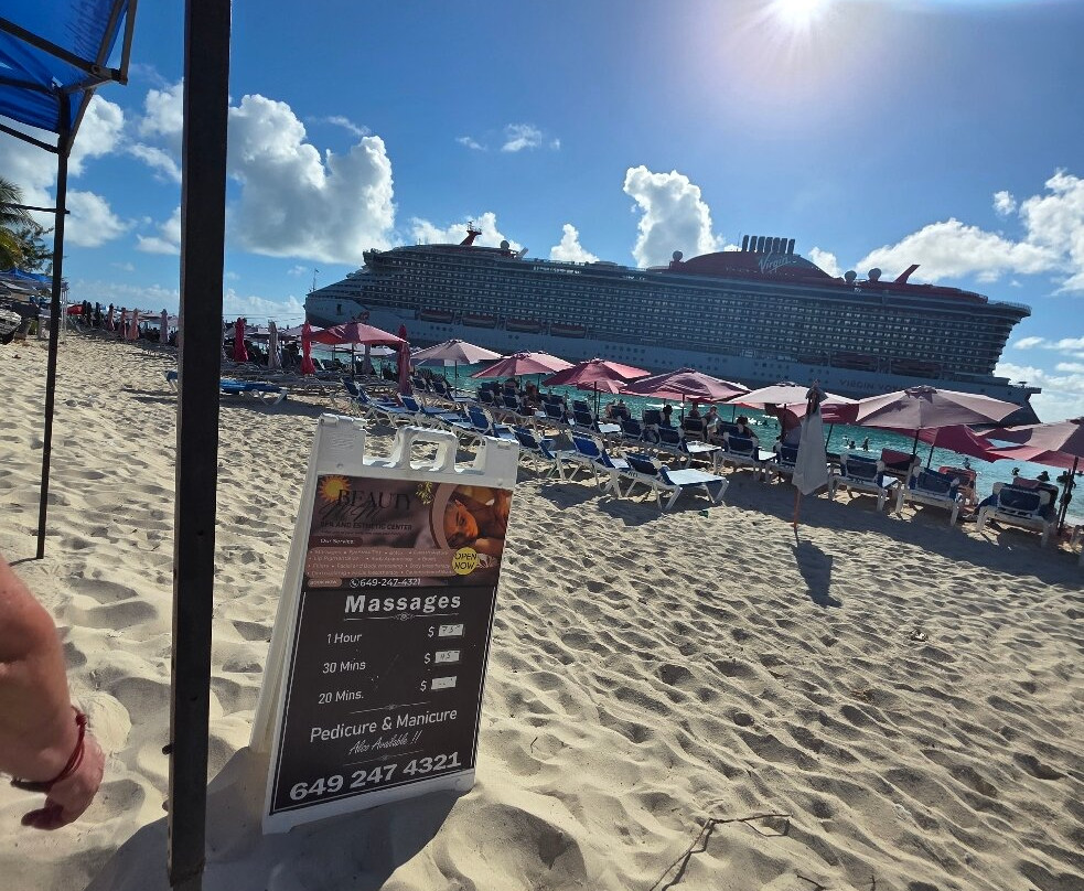 Grand Turk Cruise Center-Cockburn Town必去景点