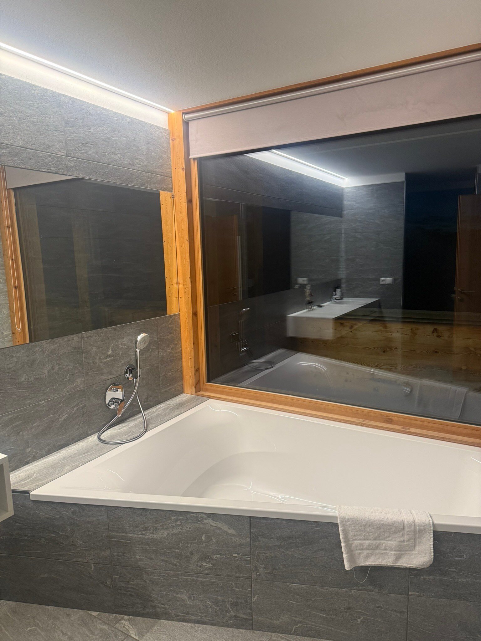 Starkenfeldhutte-官方