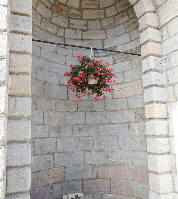 Le lavoir de Brevans et sa fontaine-Brevans必去景点