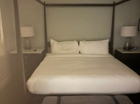 野草莓Spa酒店主图