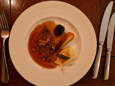 The Queens Arms主图