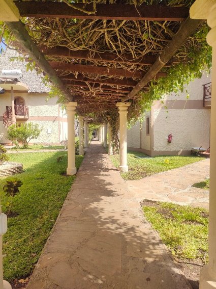 Neptune Village Beach Resort & Spa-官方