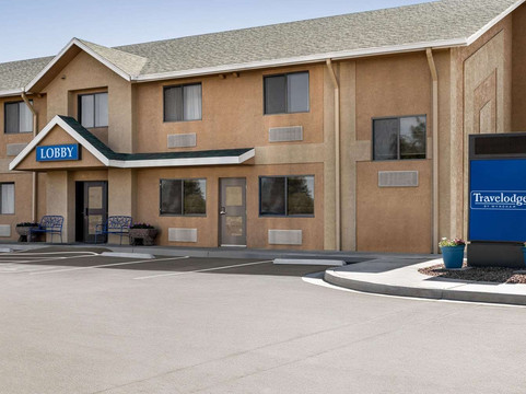 尤马贝蒙特套房酒店